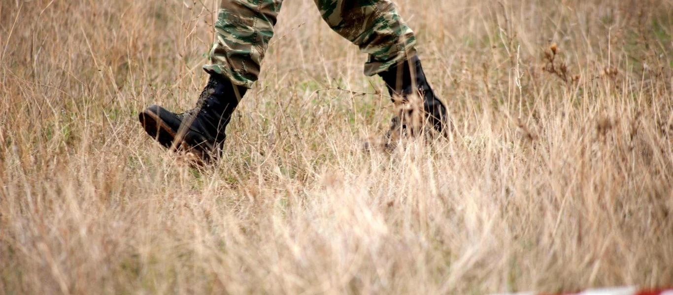 Κέντρα Διά Βίου Μάθησης οι Σχολές και τα Κέντρα Εκπαίδευσης των Ενόπλων Δυνάμεων